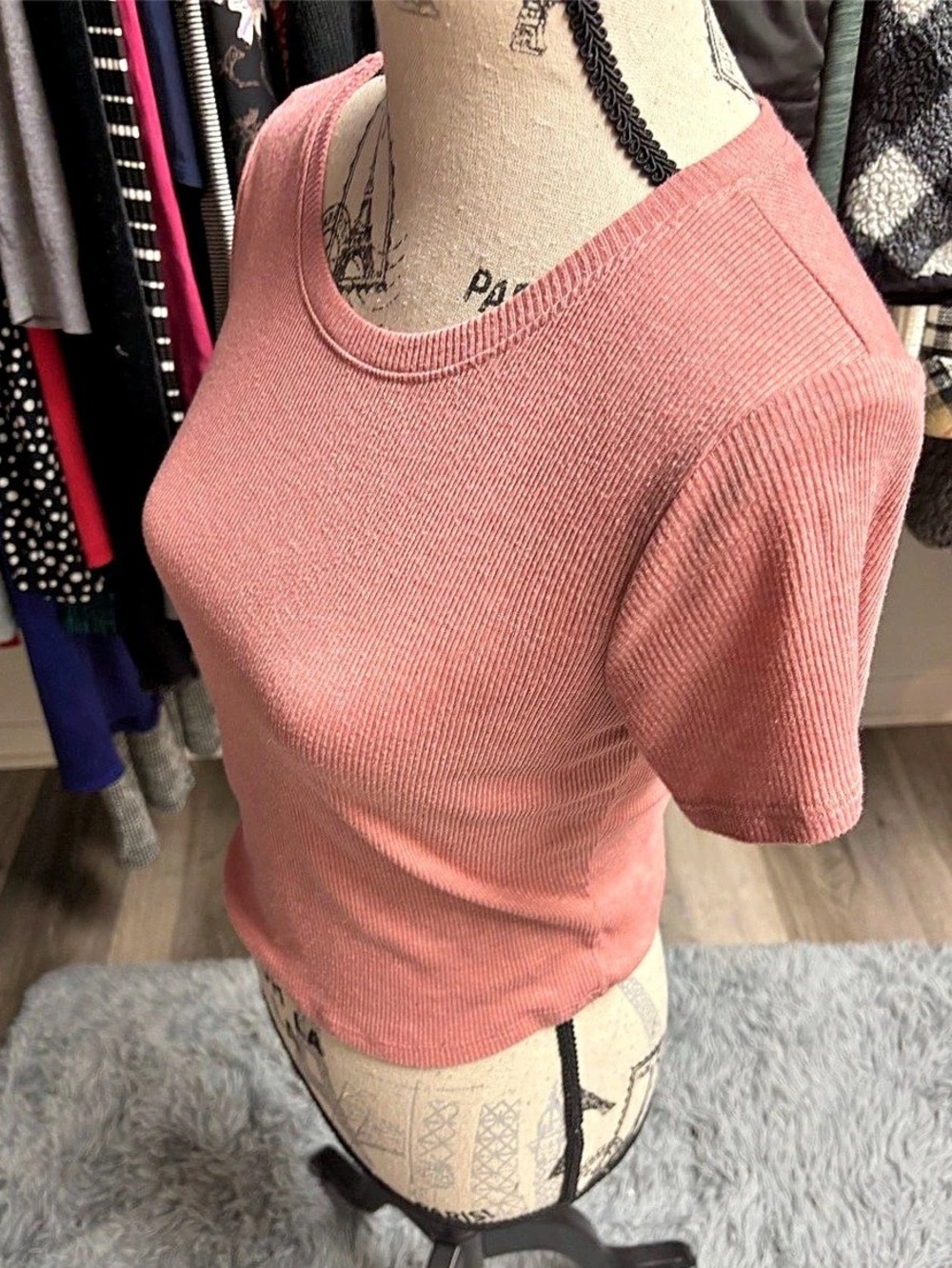 Bozzolo Ribbed Crop Top - Picture 3 of 11